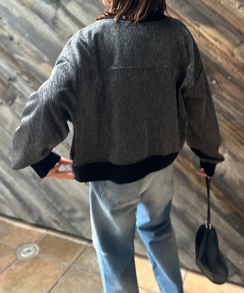 mi via loca(ミヴィアロカ)の「ブルゾンデザイン ラメウラケ カーディガン(カーディガン/ボレロ・レディース・ブラック/グレー・FREE)」の11枚目の写真