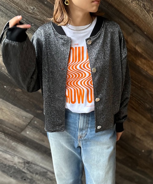 mi via loca(ミヴィアロカ)の「ブルゾンデザイン ラメウラケ カーディガン(カーディガン/ボレロ・レディース・ブラック/グレー・FREE)」の12枚目の写真