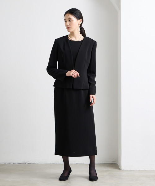 AIMER(エメ)の「【喪服・礼服】マシンウォッシャブル ノーカラーVネックジャケット・ウエストタックタイトワンピース 2点セットブラックフォーマルアンサンブル(スーツセット・レディース・ブラック・9号/7号/13号/11号)」の7枚目の写真