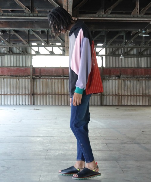 STOF(ストフ)の「Mad Mix Parka(パーカー・メンズ・ブラック/グレー・S/M)」の4枚目の写真