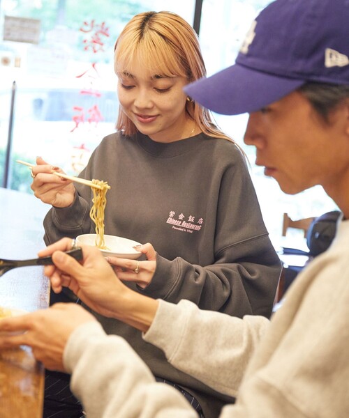 FREAK'S STORE(フリークスストア)の「限定展開 紫金飯店×FREAK'S STORE 別注 バックプリント クルーネックスウェット/TIGER(スウェット・メンズ・グレー/ピンク/チャコールグレー・SMALL/MEDIUM/LARGE)」の22枚目の写真