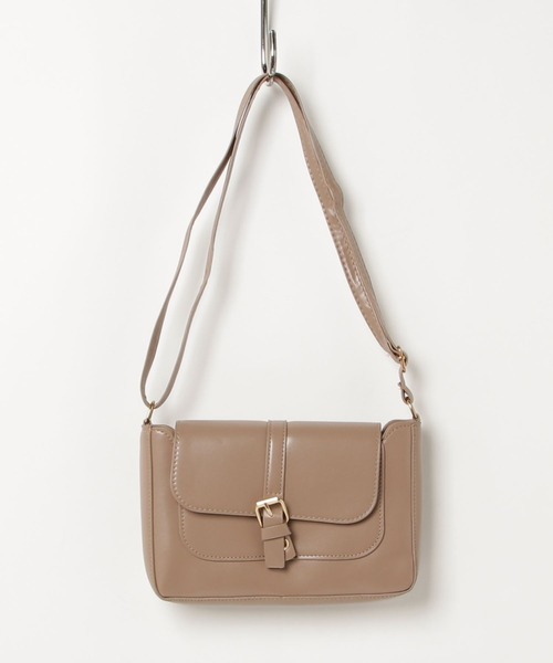 Asterellivi(アステレリビ)の「トレンドのぷっくりとしたシルエットのポイント ベルト ショルダーバッグ(ショルダーバッグ・レディース・モカ/ブラウン/キャメル/ブラック・FREE)」の11枚目の写真