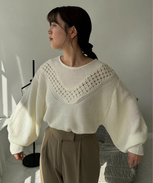 I_am（アイアム）の「balloon sleeve crochet design knit / バルーンスリーブクロシェデザインニット（ニット/セーター・レディース・ベージュ/アイボリー・FREE）」の2枚目の写真