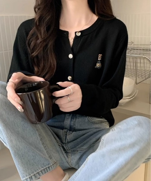 kirakiraShop(キラキラショップ)の「ベア 刺繍 シンプル ニット カーディガン(カーディガン/ボレロ・レディース・ネイビー/ホワイト/ブラウン/ピンク/クリーム/グレー/ブラック・FREE)」の3枚目の写真