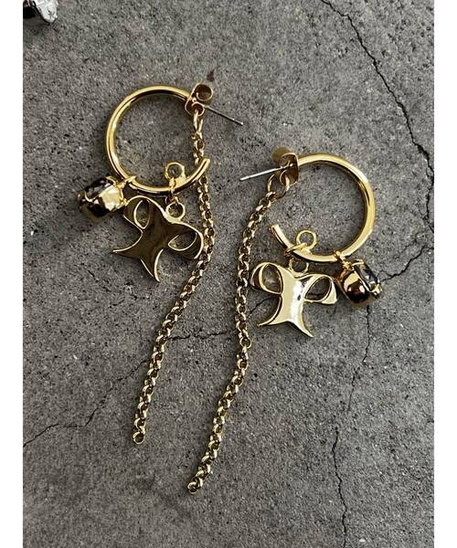 EMODA（エモダ）の「クリスタルリボンピアス（ピアス（両耳用）・レディース・シルバー/ゴールド・FREE）」の5枚目の写真