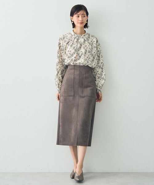 YECCA VECCA(イェッカヴェッカ)の「フラワー柄ハイネックブラウス(シャツ/ブラウス・レディース・ブラック/アイボリー・FREE)」の6枚目の写真