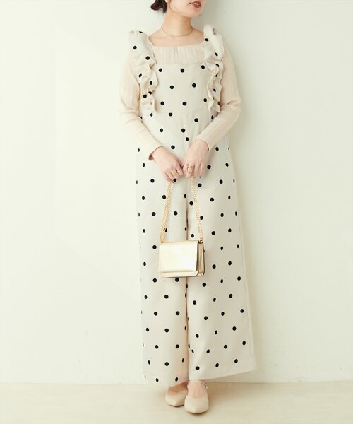 natural couture(ナチュラルクチュール)の「ツイルクロスドットフロッキーサロペット(その他パンツ・レディース・ブラック/オフホワイト・MEDIUM/LARGE)」の4枚目の写真