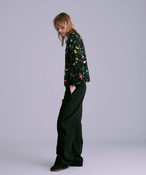 NOISE MAKER（ノイズメーカー）の「バレルレッグジーンズ（デニムパンツ・レディース・インディゴブルー/ブラック・XS/M/S）」の3枚目の写真