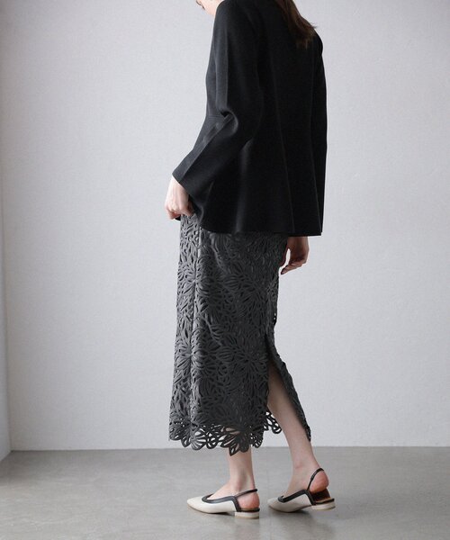 La TOTALITE(ラトータリテ)の「【洗える】バテンケミカルレースタイトスカート(スカート・レディース・ラベンダー/ホワイト/チャコールグレー・38/36)」の2枚目の写真