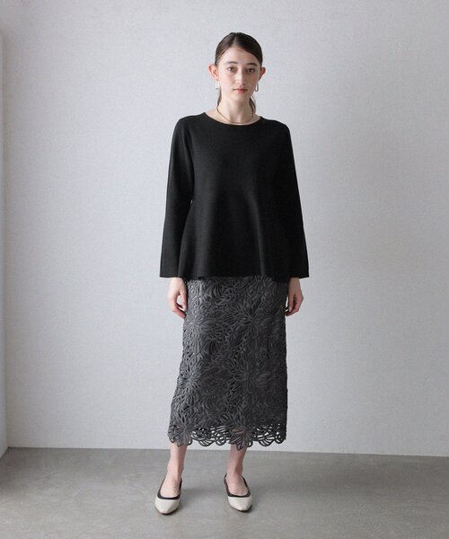 La TOTALITE(ラトータリテ)の「【洗える】バテンケミカルレースタイトスカート(スカート・レディース・ラベンダー/ホワイト/チャコールグレー・38/36)」の4枚目の写真