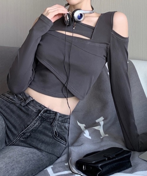 SHEPP(シープ)の「ショルダーオープン カットデザイン ロンT(Tシャツ/カットソー・レディース・ブラック/グレー・M/L)」の9枚目の写真