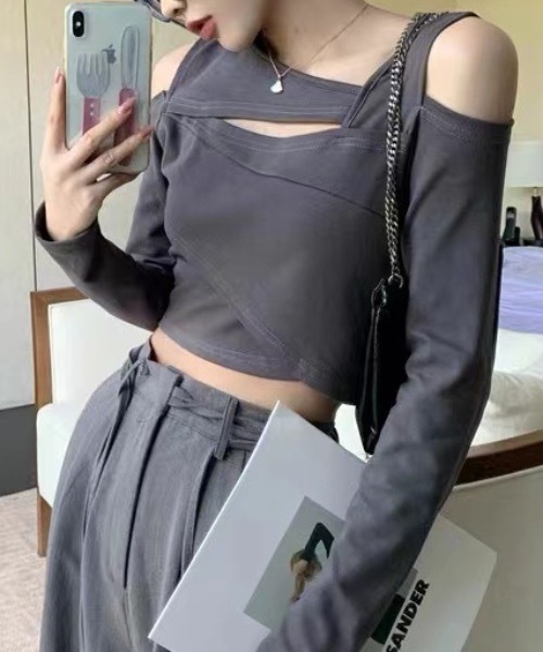 SHEPP(シープ)の「ショルダーオープン カットデザイン ロンT(Tシャツ/カットソー・レディース・ブラック/グレー・M/L)」の11枚目の写真