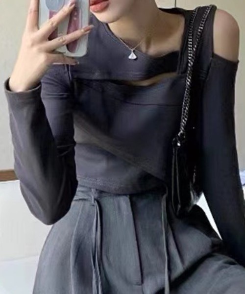 SHEPP(シープ)の「ショルダーオープン カットデザイン ロンT(Tシャツ/カットソー・レディース・ブラック/グレー・M/L)」の12枚目の写真