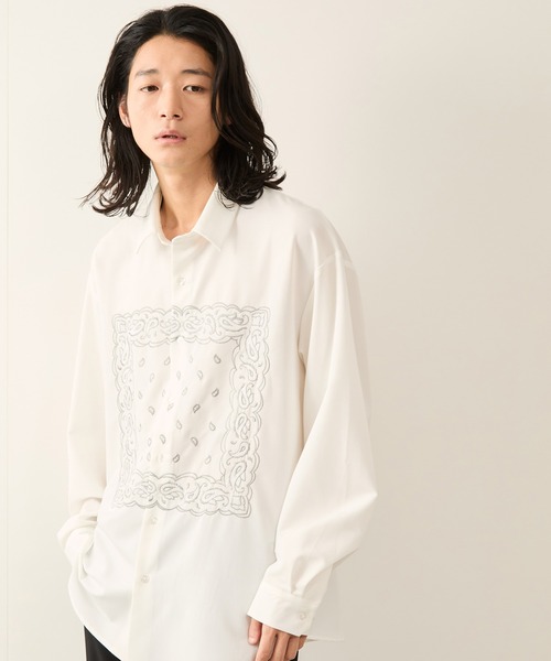 JUNRED(ジュンレッド)の「ワイドフィットリリーフ刺繍レギュラーカラーシャツ(シャツ/ブラウス・メンズ・ホワイト/ブラック・S/M/L)」の9枚目の写真
