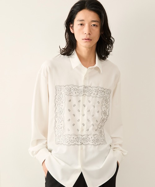 JUNRED(ジュンレッド)の「ワイドフィットリリーフ刺繍レギュラーカラーシャツ(シャツ/ブラウス・メンズ・ホワイト/ブラック・S/M/L)」の8枚目の写真
