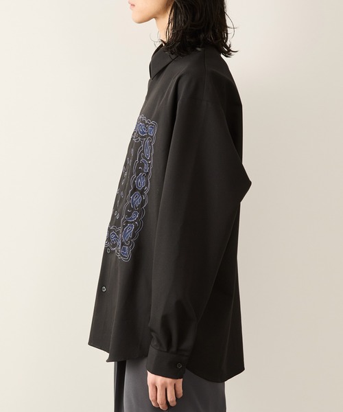 JUNRED(ジュンレッド)の「ワイドフィットリリーフ刺繍レギュラーカラーシャツ(シャツ/ブラウス・メンズ・ホワイト/ブラック・S/M/L)」の17枚目の写真