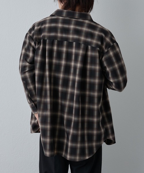COLONY 2139（コロニートゥーワンスリーナイン）の「シルキーオンブレチェックシャツ7分袖（シャツ/ブラウス・メンズ・ブラック/ブラウン・LARGE/MEDIUM）」の9枚目の写真