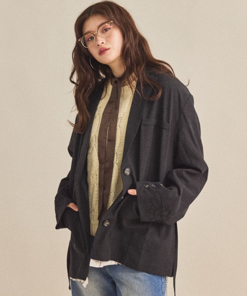 MIRROR STOKE（ミラーストーク）の「【ZOZO限定／追加】EMBROIDERY JACKET/エンブロイダリージャケット（テーラードジャケット・レディース・キャメル/ブラック・MEDIUM）」の2枚目の写真