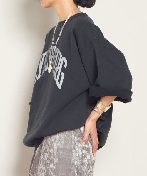 R JUBILEE(アールジュビリー)の「【R JUBILEE/アール ジュビリー】別注 ハーフスリーブスウェット(LYNCHBURG)(スウェット・レディース・ブラック系その他・FREE)」の2枚目の写真