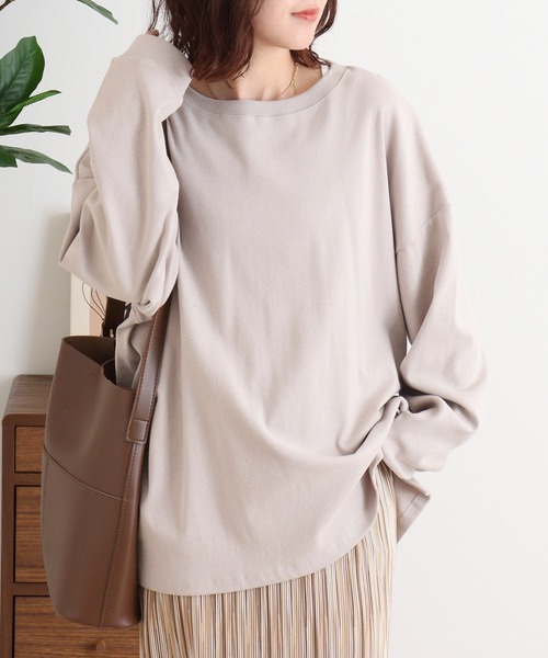 atONE（アットワン）の「やわらかヘビーコットンクルーネックロングＴシャツ（Tシャツ/カットソー・レディース・グレイッシュベージュ/ブラック/オフホワイト/杢グレー/チャコールグレー・M-L/LL～3L/4L～5L）」の5枚目の写真