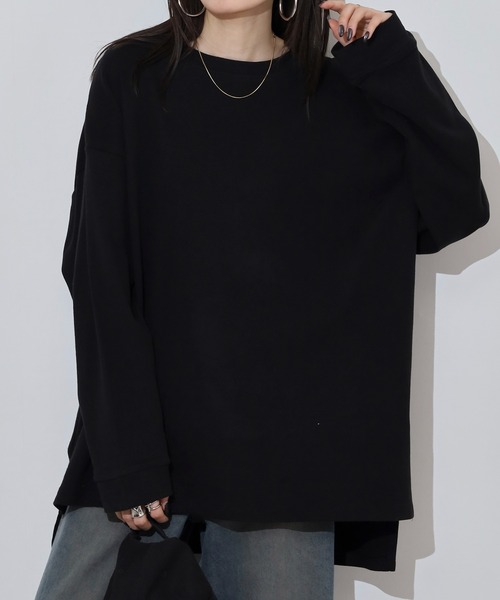 atONE（アットワン）の「やわらかヘビーコットンクルーネックロングＴシャツ（Tシャツ/カットソー・レディース・グレイッシュベージュ/ブラック/オフホワイト/杢グレー/チャコールグレー・M-L/LL～3L/4L～5L）」の2枚目の写真