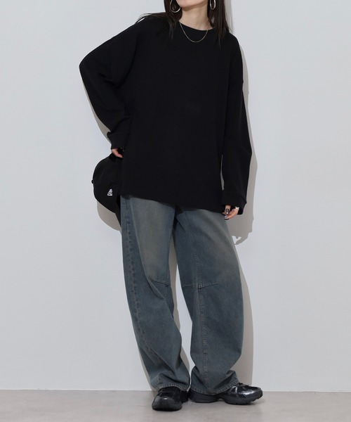 atONE（アットワン）の「やわらかヘビーコットンクルーネックロングＴシャツ（Tシャツ/カットソー・レディース・グレイッシュベージュ/ブラック/オフホワイト/杢グレー/チャコールグレー・M-L/LL～3L/4L～5L）」の9枚目の写真