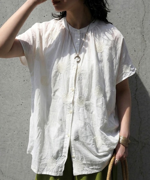 antiqua(アンティカ)の「ドット 刺繍 インド綿 シャツ(シャツ/ブラウス・レディース・ブラック/ホワイト・ONESIZE)」の1枚目の写真