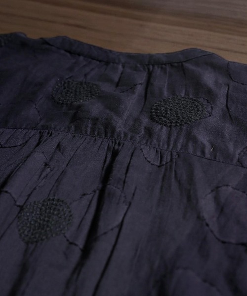 antiqua(アンティカ)の「ドット 刺繍 インド綿 シャツ(シャツ/ブラウス・レディース・ブラック/ホワイト・ONESIZE)」の18枚目の写真