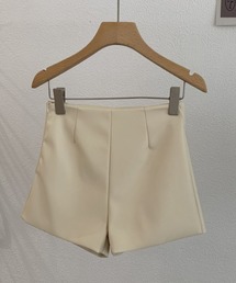 PIN（ピン）の「HWフェイクレザーショートパンツ（その他パンツ）」