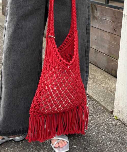 CIAOPANIC TYPY（チャオパニックティピー）の「【GOOD HOLIDAY】カラビナ付きマクラメフリンジBAG（トートバッグ・レディース・オフホワイト/レッド/ブラック/ベージュ・ONE SIZE）」の8枚目の写真