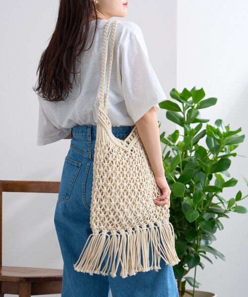 CIAOPANIC TYPY（チャオパニックティピー）の「【GOOD HOLIDAY】カラビナ付きマクラメフリンジBAG（トートバッグ・レディース・オフホワイト/レッド/ブラック/ベージュ・ONE SIZE）」の10枚目の写真