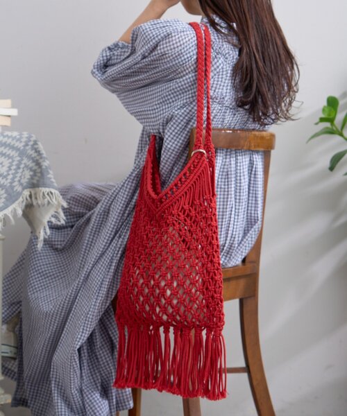 CIAOPANIC TYPY（チャオパニックティピー）の「【GOOD HOLIDAY】カラビナ付きマクラメフリンジBAG（トートバッグ・レディース・オフホワイト/レッド/ブラック/ベージュ・ONE SIZE）」の16枚目の写真