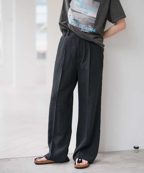 Spick & Span（スピックアンドスパン）の「ハイブリッドラミー1タックパンツ（その他パンツ・レディース・ブラック/ブラウン系その他/ベージュ・34/36/38/40）」の19枚目の写真