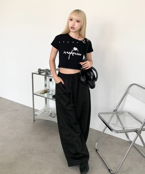 lilful(リルフル)の「ワンショルダーベルトデザインクロップド丈トップス アイレットデザイン バラモチーフ(Tシャツ/カットソー・レディース・ホワイト/ブラック・S/M)」の20枚目の写真