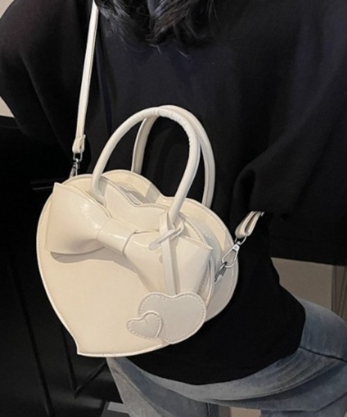 paravion（パラビオン）の「ハート型リボンバッグ（ハンドバッグ・レディース・ブラック/ホワイト・FREE）」の2枚目の写真