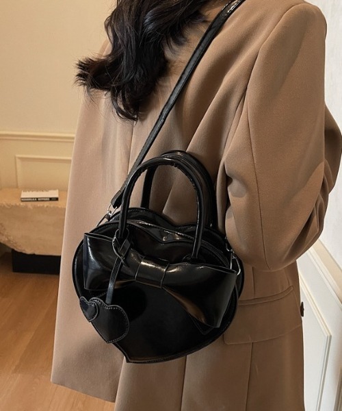 paravion（パラビオン）の「ハート型リボンバッグ（ハンドバッグ・レディース・ブラック/ホワイト・FREE）」の13枚目の写真