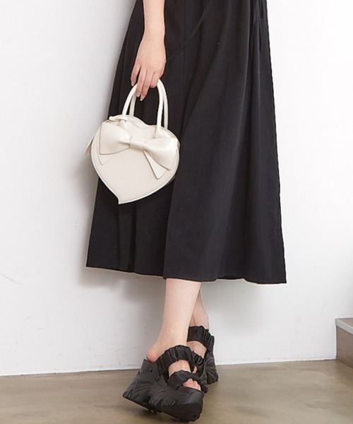 paravion（パラビオン）の「ハート型リボンバッグ（ハンドバッグ・レディース・ブラック/ホワイト・FREE）」の17枚目の写真