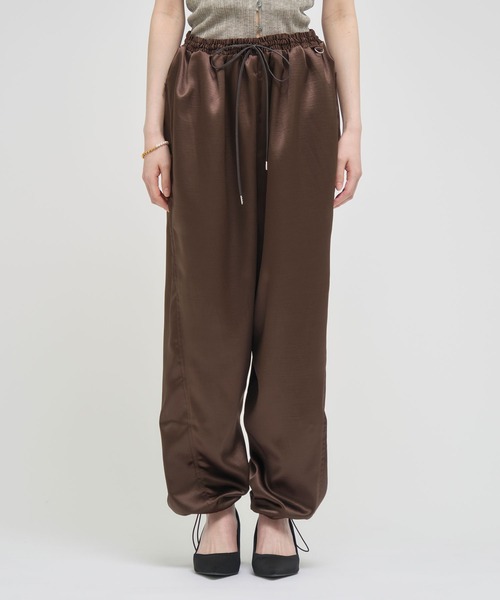 louren(ローレン )の「《ZOZOTOWN限定》【Louren/ローレン】shantung easy pants/サテンイージーパンツ(その他パンツ・レディース・ブラウン/ブラック・M/S)」の4枚目の写真