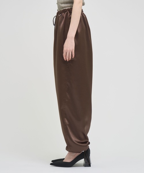 louren(ローレン )の「《ZOZOTOWN限定》【Louren/ローレン】shantung easy pants/サテンイージーパンツ(その他パンツ・レディース・ブラウン/ブラック・M/S)」の5枚目の写真