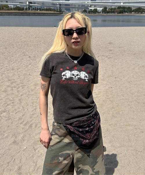 sedacle girl（セダクルガール）の「スカルプリント加工T（Tシャツ/カットソー・レディース・ボルドー/ブラック・SMALL/MEDIUM）」の5枚目の写真