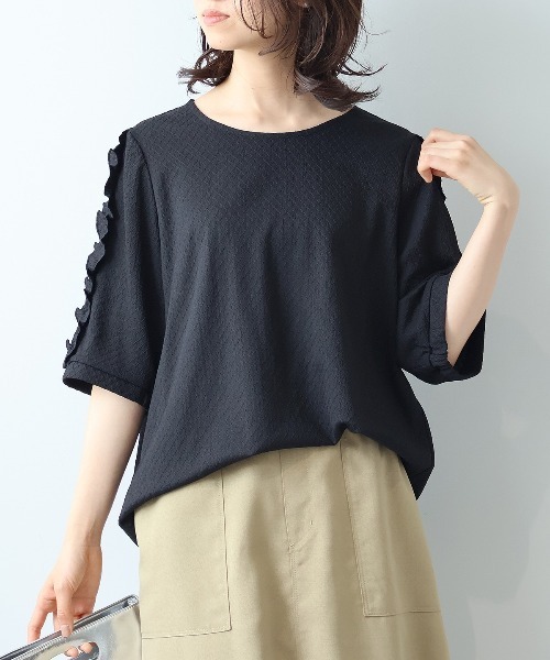 leswel（レスウェル）の「【L～5L 大きいサイズ】ジャガードニットフリルスリーブプルオーバー 6分袖 春夏（Tシャツ/カットソー・レディース・ブラック/ブラウン/グリーン・5L/3L/LL/4L/L）」の2枚目の写真