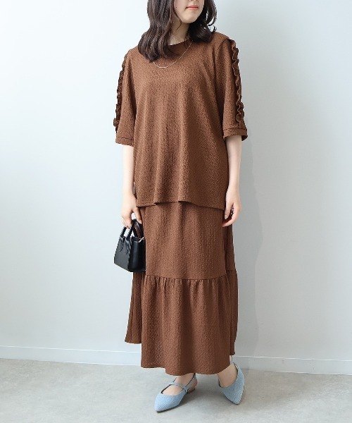 leswel（レスウェル）の「【L～5L 大きいサイズ】ジャガードニットフリルスリーブプルオーバー 6分袖 春夏（Tシャツ/カットソー・レディース・ブラック/ブラウン/グリーン・5L/3L/LL/4L/L）」の17枚目の写真