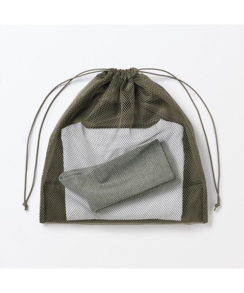 無印良品(ムジルシリョウヒン)の「ポリエステルメッシュ巾着 ダブルタイプ L 約34×37×14cm(トラベルグッズ・レディース・ブラック/カーキ/ピンク・L)」の10枚目の写真