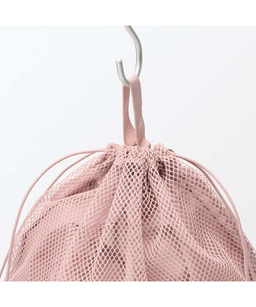 無印良品(ムジルシリョウヒン)の「ポリエステルメッシュ巾着 ダブルタイプ L 約34×37×14cm(トラベルグッズ・レディース・ブラック/カーキ/ピンク・L)」の17枚目の写真