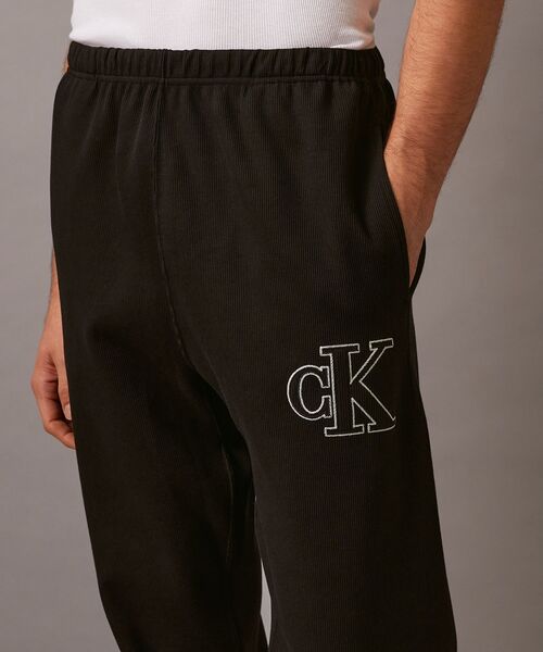 Calvin Klein（カルバン・クライン）の「ダブルニット ジョガーパンツ（スウェットパンツ・メンズ・ベージュ/ブラック・M/S/XS）」の4枚目の写真
