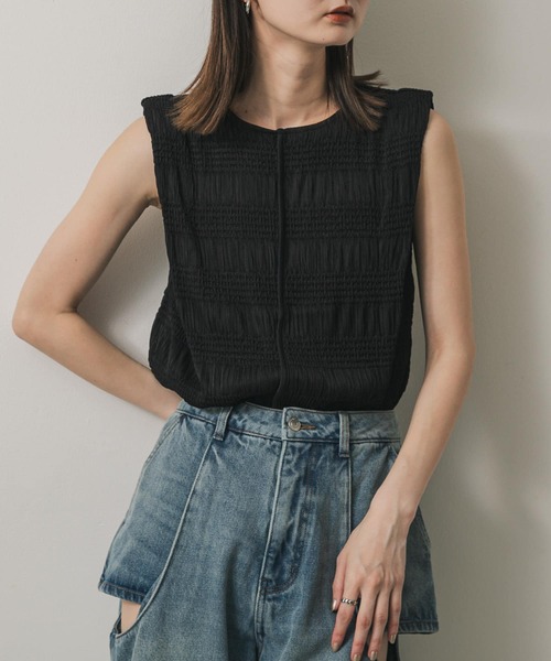 SENSE OF PLACE by URBAN RESEARCH（センスオブプレイスバイアーバンリサーチ）の「シャーリングパイピングカットトップ（Tシャツ/カットソー・レディース・ベージュ/アイボリー/ライトベージュ/チャコールグレー/ブラック・ONE）」の2枚目の写真