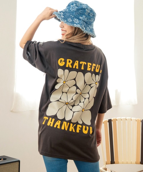 anap mimpi（アナップミンピ）の「ヴィンテージ風フラワープリントビッグTシャツ（Tシャツ/カットソー・レディース・キナリ/ダークグレー・FREE）」の2枚目の写真
