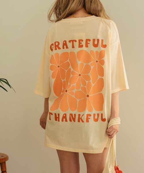 anap mimpi（アナップミンピ）の「ヴィンテージ風フラワープリントビッグTシャツ（Tシャツ/カットソー・レディース・キナリ/ダークグレー・FREE）」の13枚目の写真
