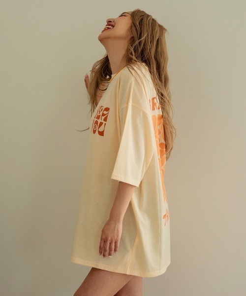 anap mimpi（アナップミンピ）の「ヴィンテージ風フラワープリントビッグTシャツ（Tシャツ/カットソー・レディース・キナリ/ダークグレー・FREE）」の14枚目の写真