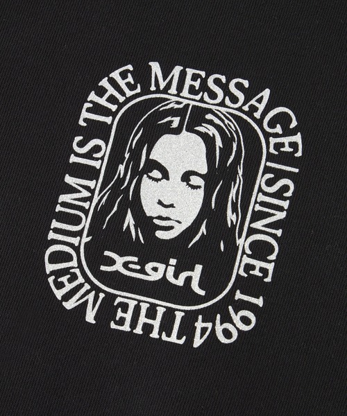 X-girl（エックスガール）の「FACE ROUNDED SQUARE SWEAT TOP（スウェット・レディース・ブラック/オリーブ・S/M）」の5枚目の写真